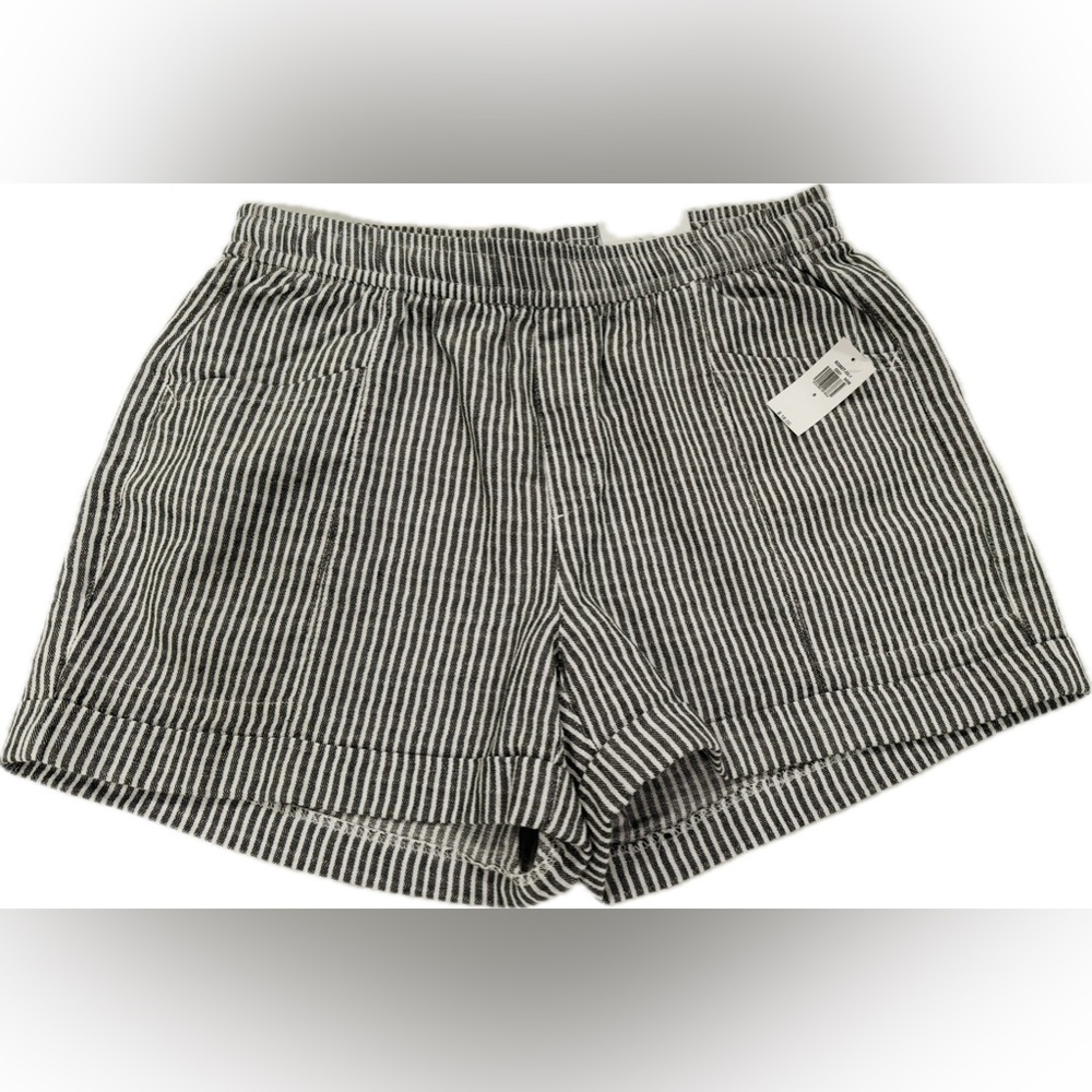 New with tags Old Navy Elastic Waste Shorts